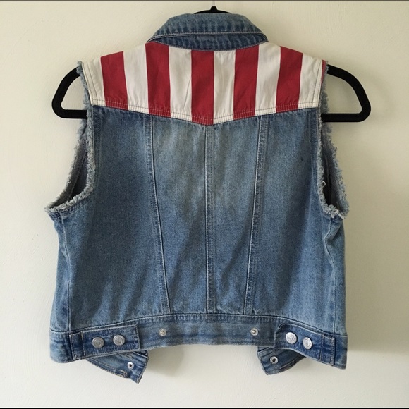 Cropped Sleeveless Denim Jean Jacket - Picture 2 of 3