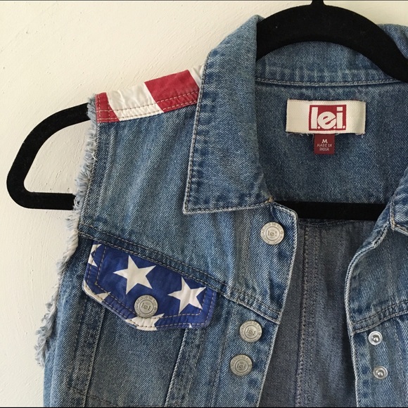 Cropped Sleeveless Denim Jean Jacket - Picture 3 of 3