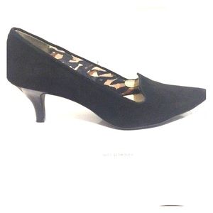 Ann Klein EUC black kitten heel loafers size 6.5
