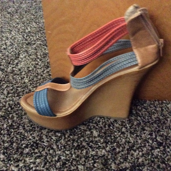 Wedge sandals