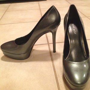 Nine West dark grey platforms