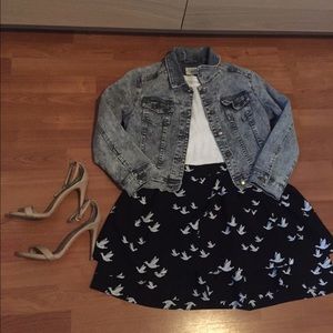 Mini black skirt with white doves ⚫️⚪️