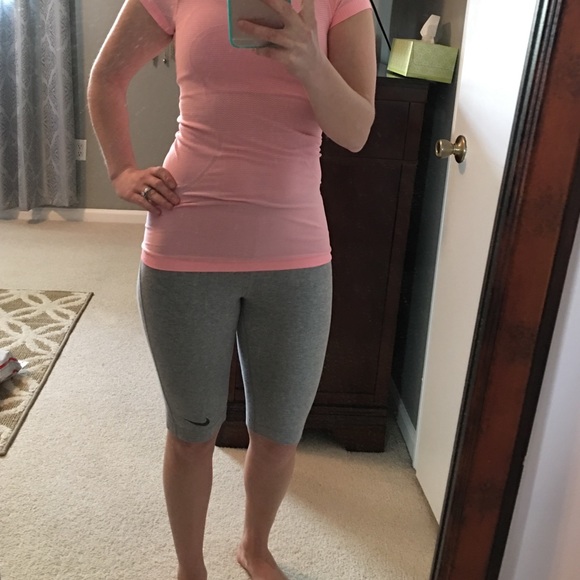 Nike Pants - Nike Pro Dri Fit Capri Leggings