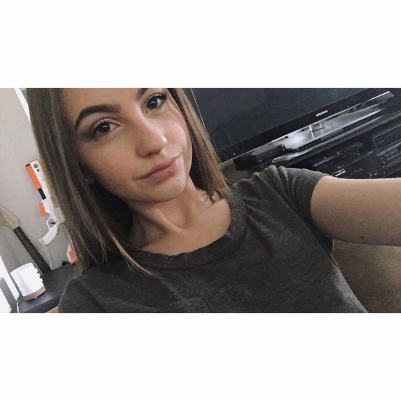 Meet your Posher, Alyssa