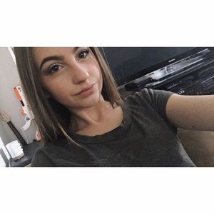 Meet your Posher, Alyssa