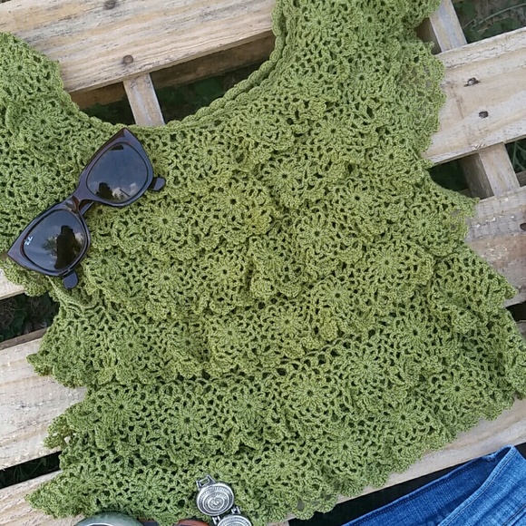 ❤Coachella Festival Hand Knitted Crop❤ - Picture 2 of 2