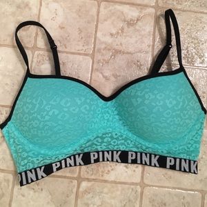 Small Victoria secret pink bra!!