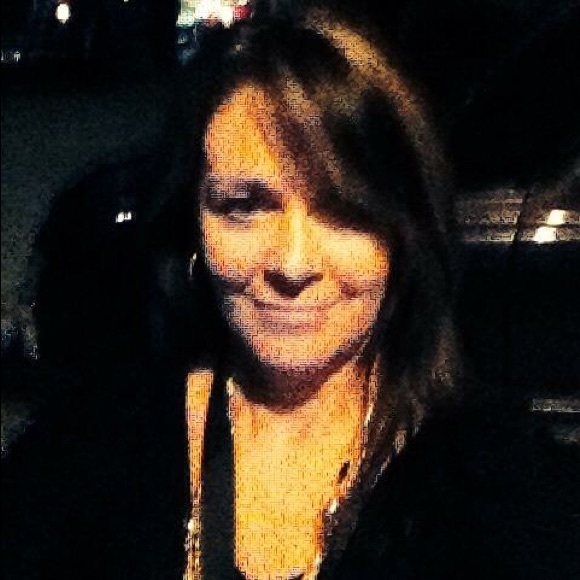 Meet your Posher, Cheri - Picture 3 of 4