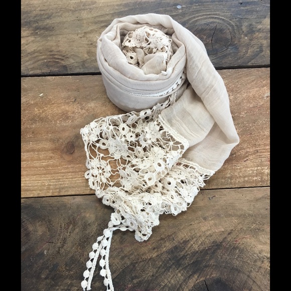 Beige & Lace Scarf