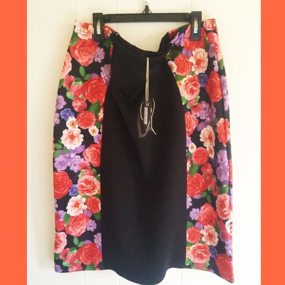 ⚡️Host Pick⚡️💐Floral Plus Size Pencil Skirt💐