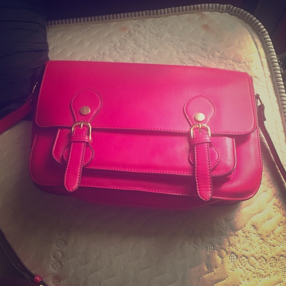 Pink Steven madden crossover bag