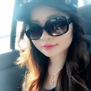 Meet your Posher, Crystal