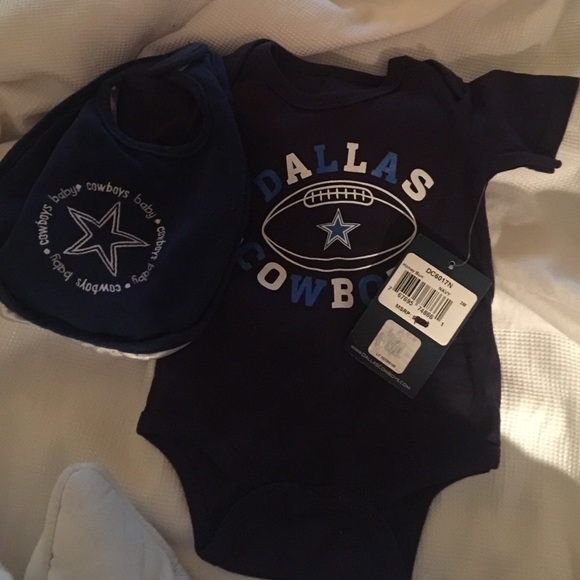 Dallas cowboys 3m onesie and bib
