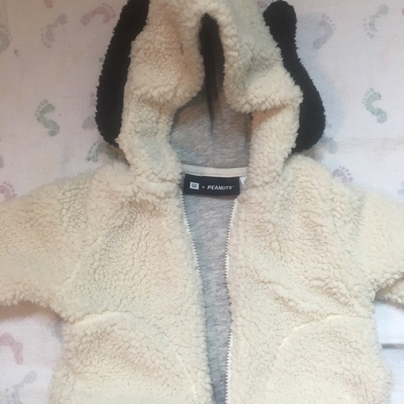 Zip up snoopy jacket