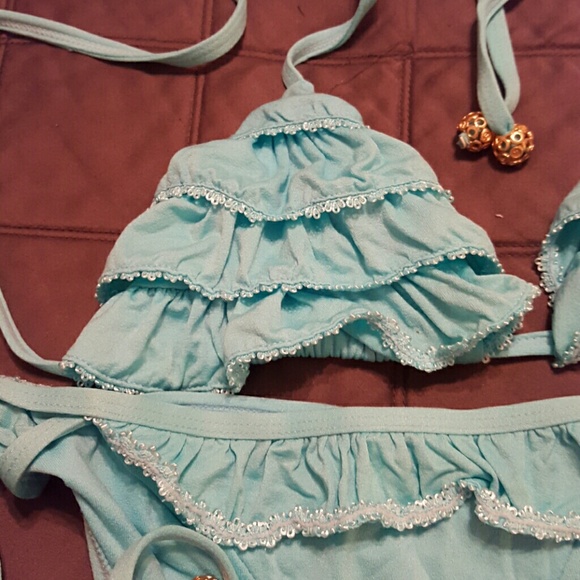 Bikini - Picture 2 of 2