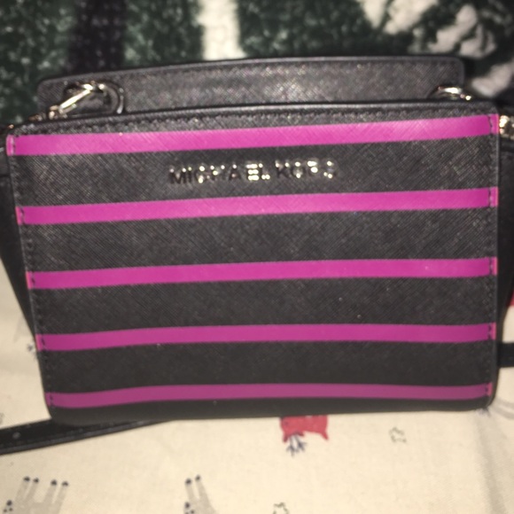 Brand new never used Michael Kors cross body!!!
