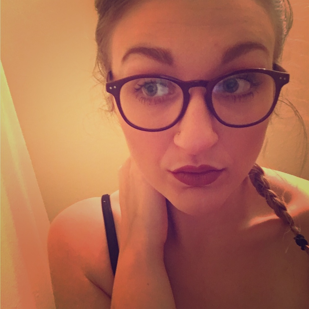 Meet your Posher, Victoria