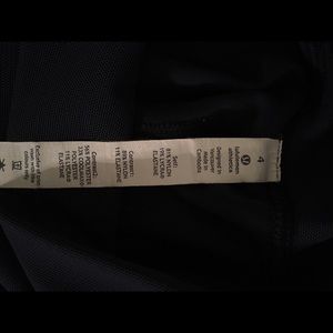 Lululemon Sz.4 Navy Blue Mesh Bottom Pant! Worn 1x