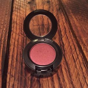 MAC Eyeshadow in Cranberry