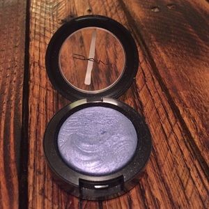 MAC eyeshadow in Blue Orbit