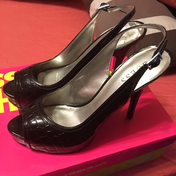 GUESS heels - Picture 2 of 4