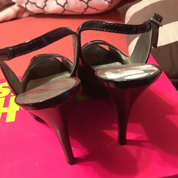 GUESS heels - Picture 3 of 4