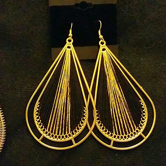 Thread earrings - Picture 3 of 4