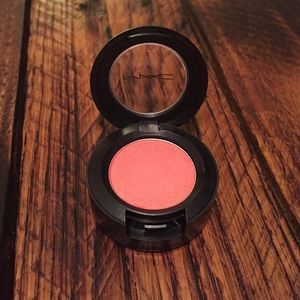 MAC eyeshadow in Paradisco