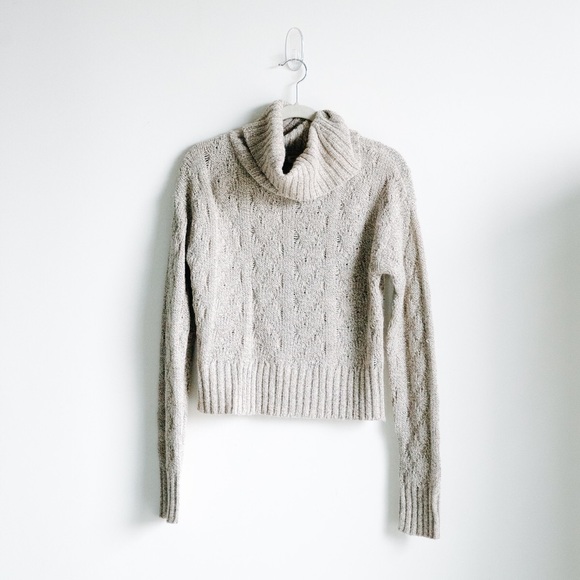Cowl/turtleneck