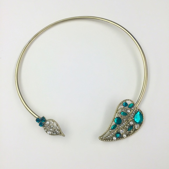 Crystal Leaf Shape Collar Necklace