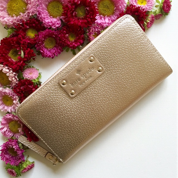 Rose gold Kate spade wallet NWT