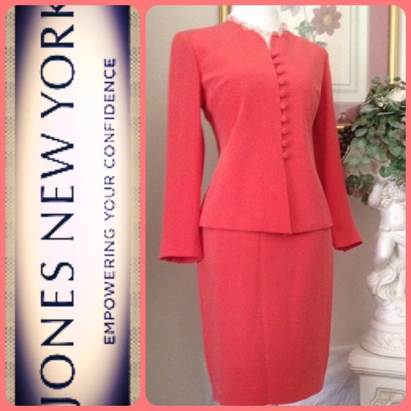 Jones New York 🍉coral woman's suit