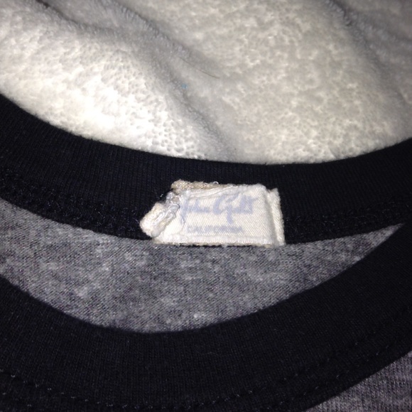 🚫SOLD🚫Brandy Melville Printed Top - Picture 3 of 4