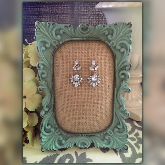 ❌ Boutique | Rhinestone Drop Earrings - Picture 3 of 3