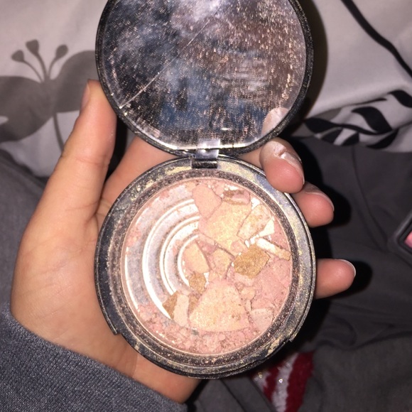 Two beaten up compacts - Picture 2 of 3