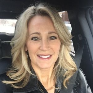 Meet your Posher, Debbie