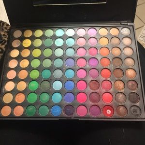 Coastal Scents 88 Eyeshadow (Color)