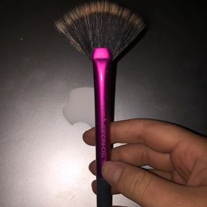 Real techniques "fan brush"
