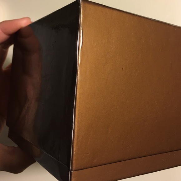 Authentic Gucci Small Box - Picture 2 of 4