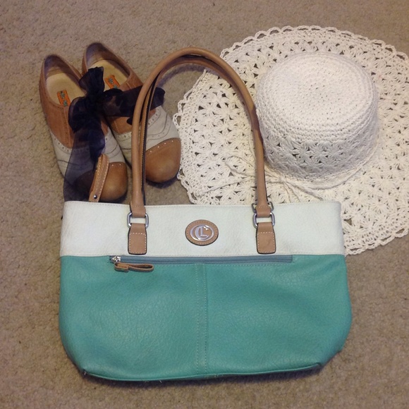 Unlisted Handbags - 🔴Tri-Tone Color purse