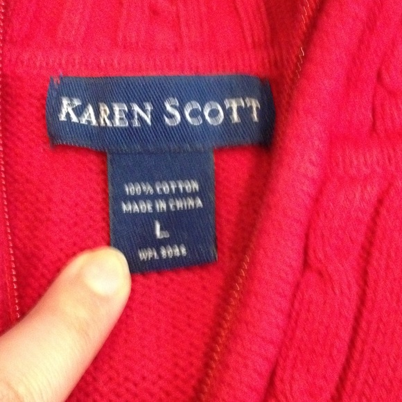 Red sweater - Picture 3 of 3