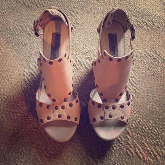 Steve Madden Tarin Wedges size 8.5