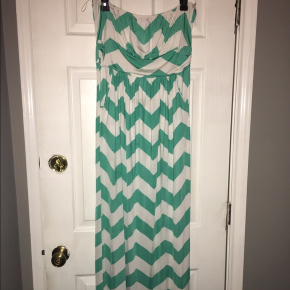 Mint and white chevron maxi dress w/ pockets