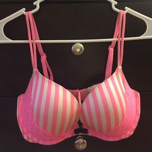 Victoria Secret Very sexy Push-up bra, size 34d