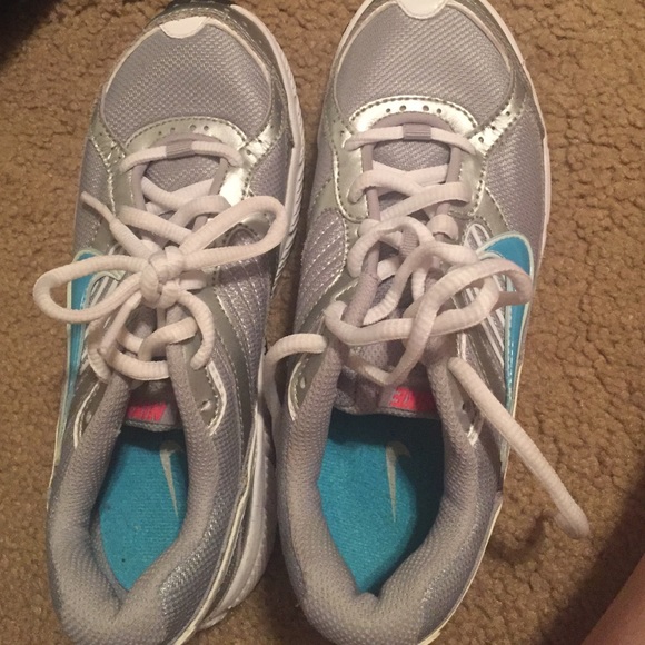 Nike tennis shoes