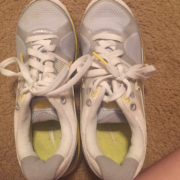 Nike tennis shoes