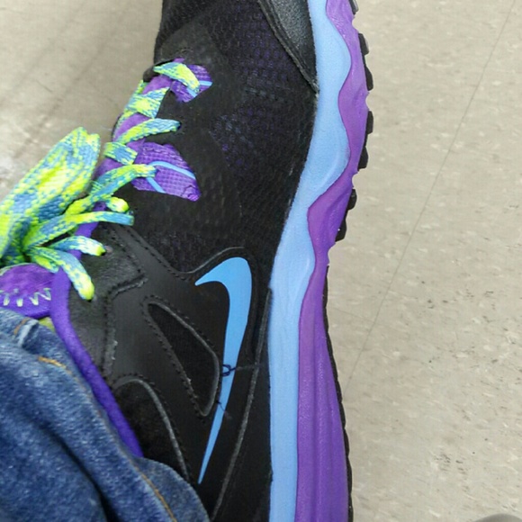 Size 8 womens Nike