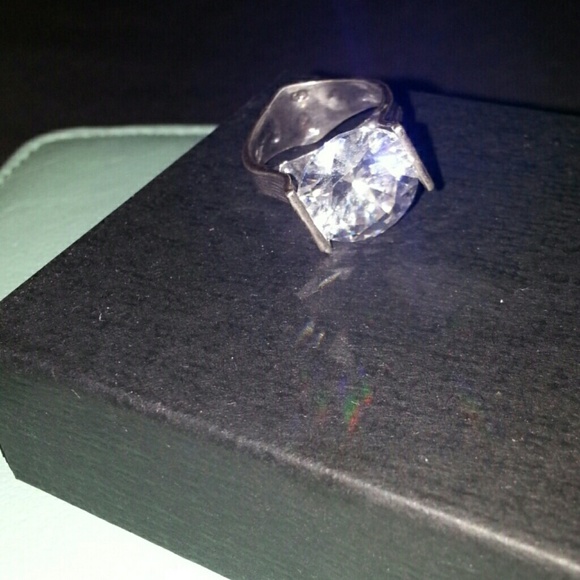 E&L silver ring size 7?