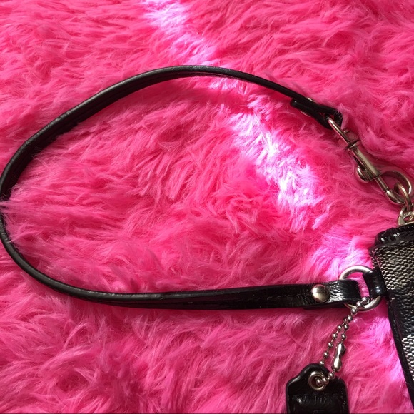 Coach wristlet - Picture 3 of 3