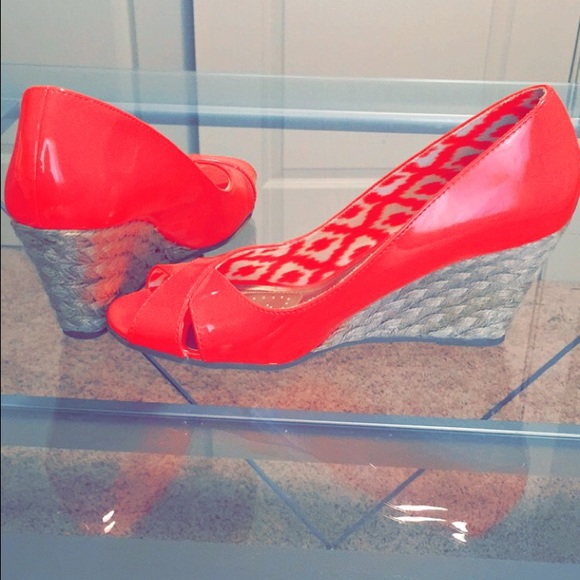 Shoes - Picture 2 of 2